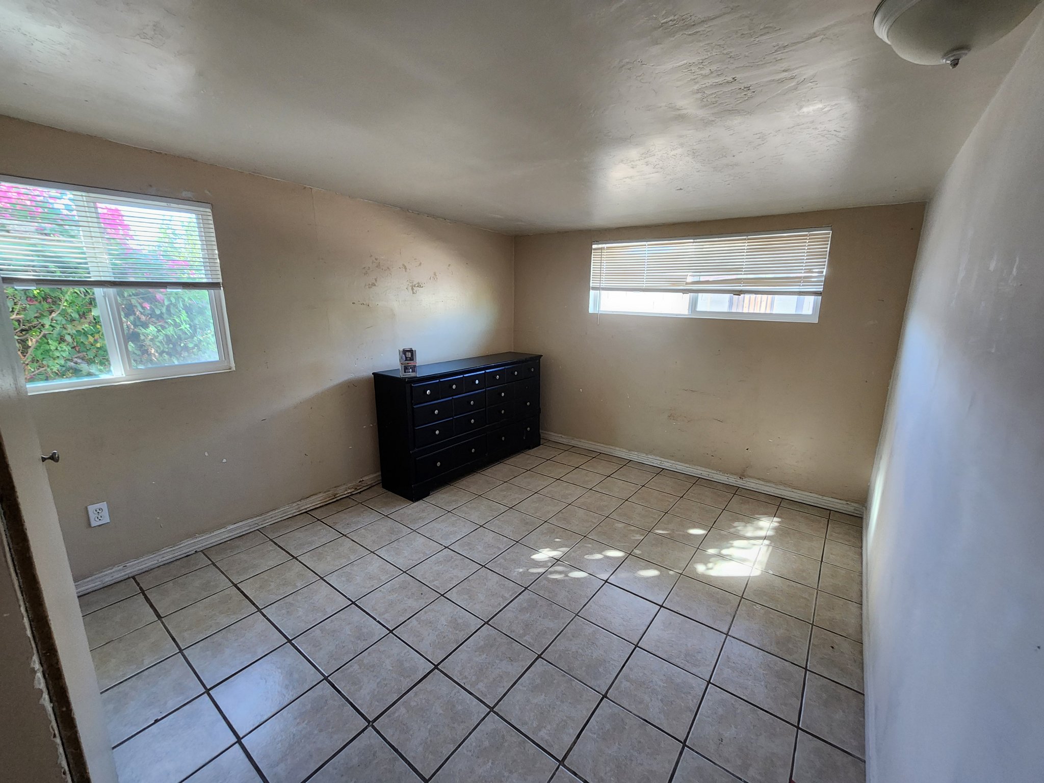 phoenix Single Room: 3518 W Lynwood St