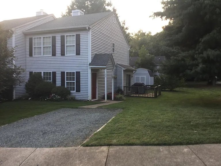 Charlottesville House: 142 Birdwood Ct