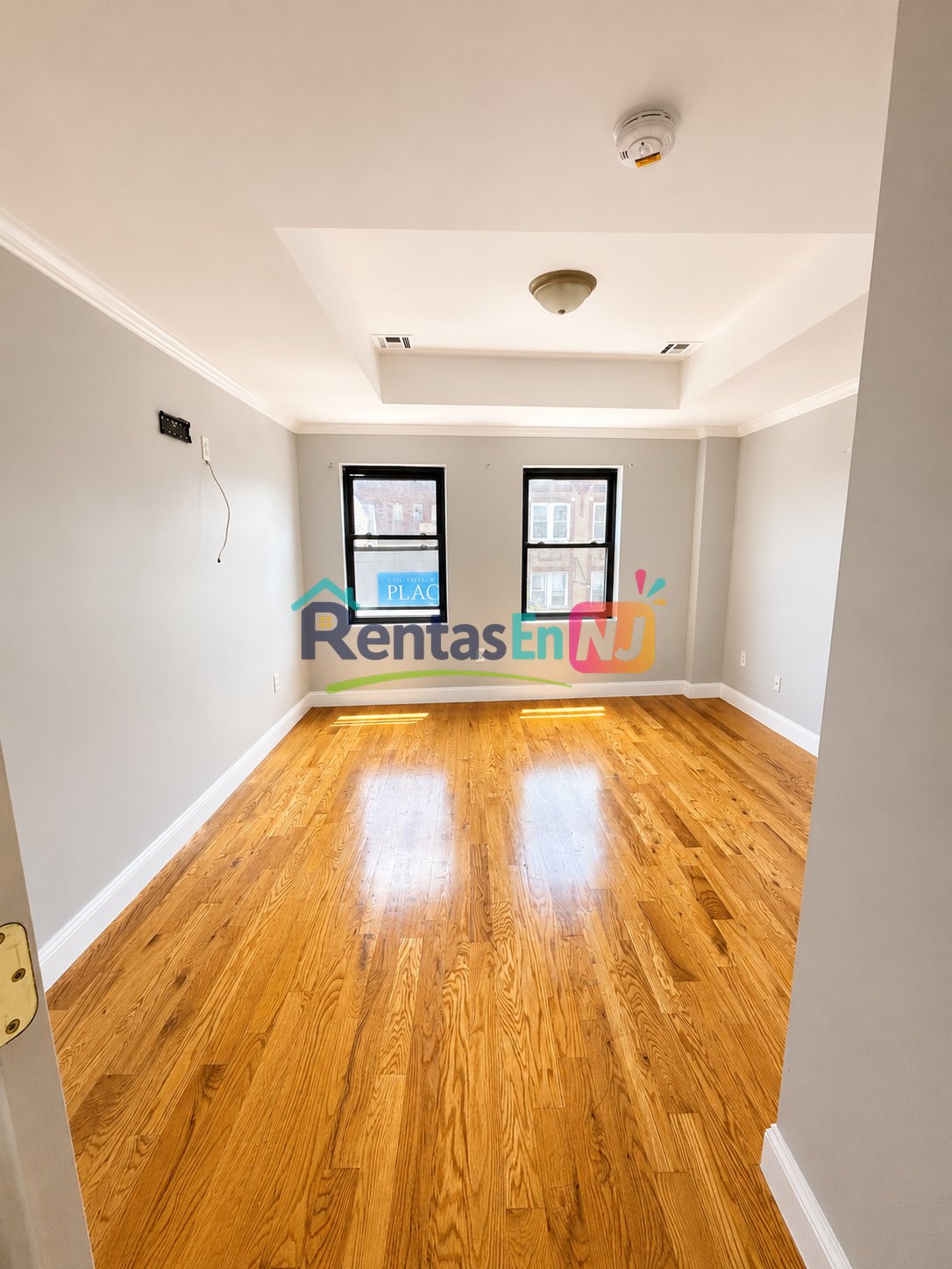 Newark Condo: 180 Ferry St
