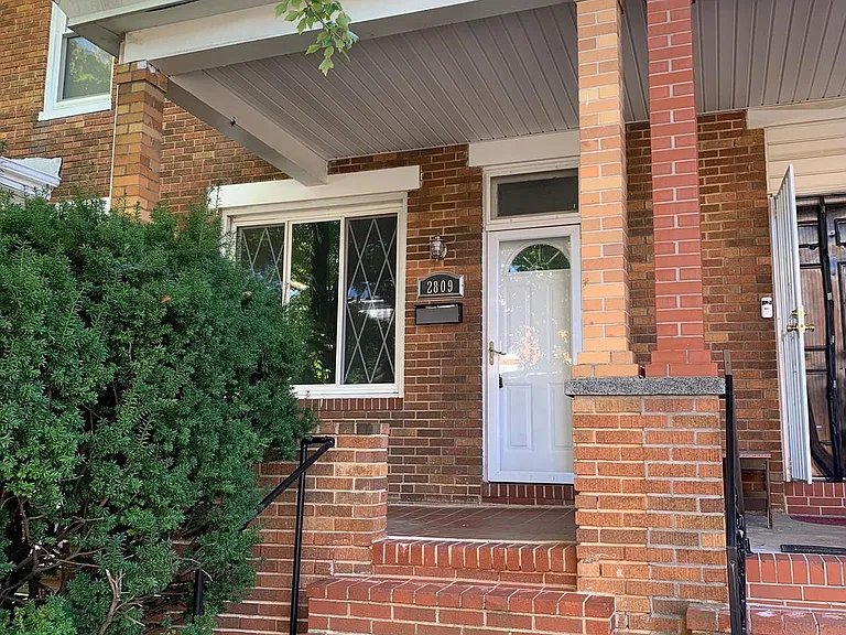 Baltimore Townhome: 2809 Mayfield Ave