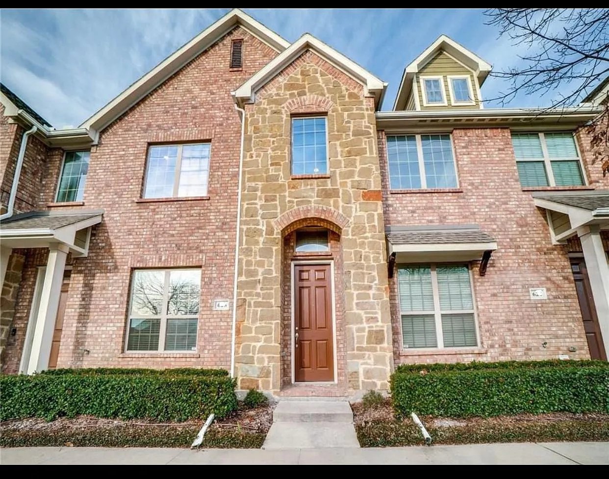 Richardson Townhome: 620 S Greenville Ave