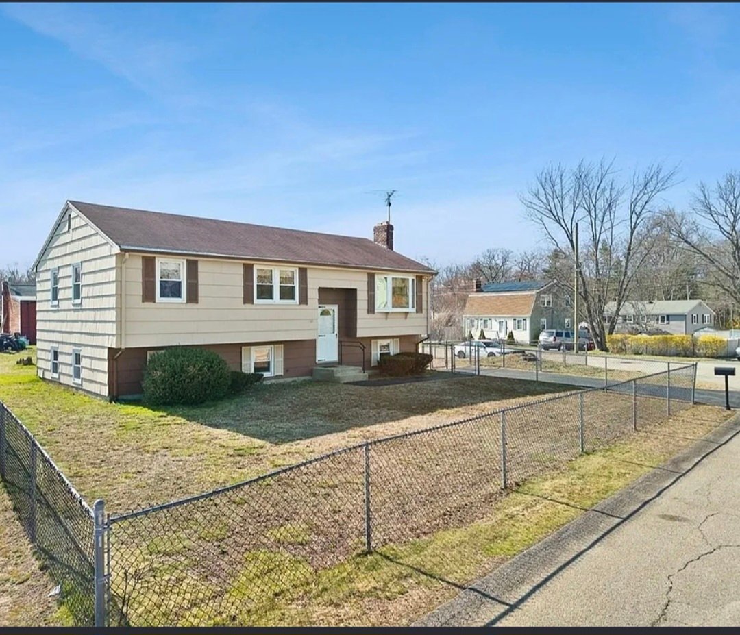 Brockton House: 59 Pomona Dr