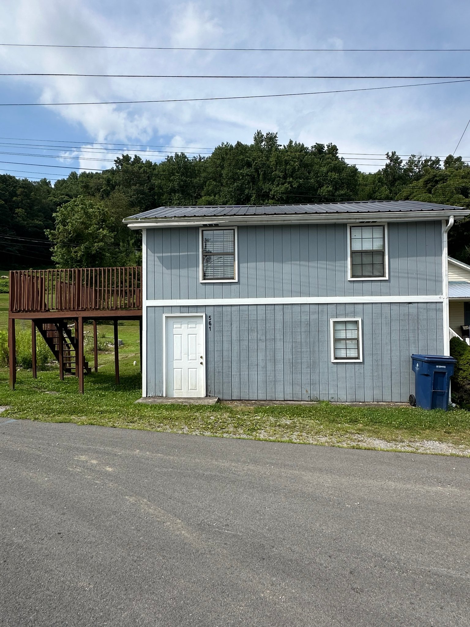 Middlesboro House: 561 S 43rd St