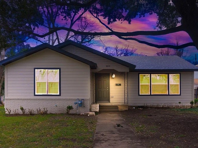 Waco House: 804 N 43rd St