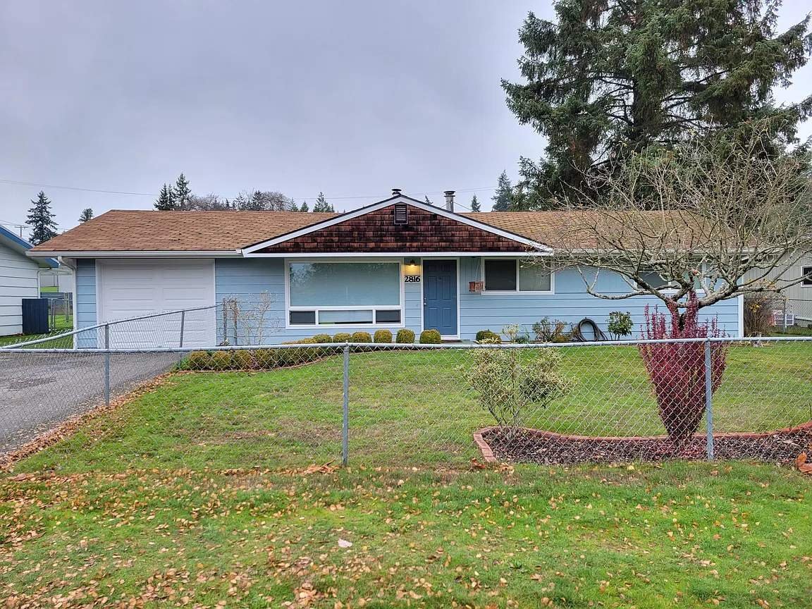 Bremerton House: 2816 NE 30th St