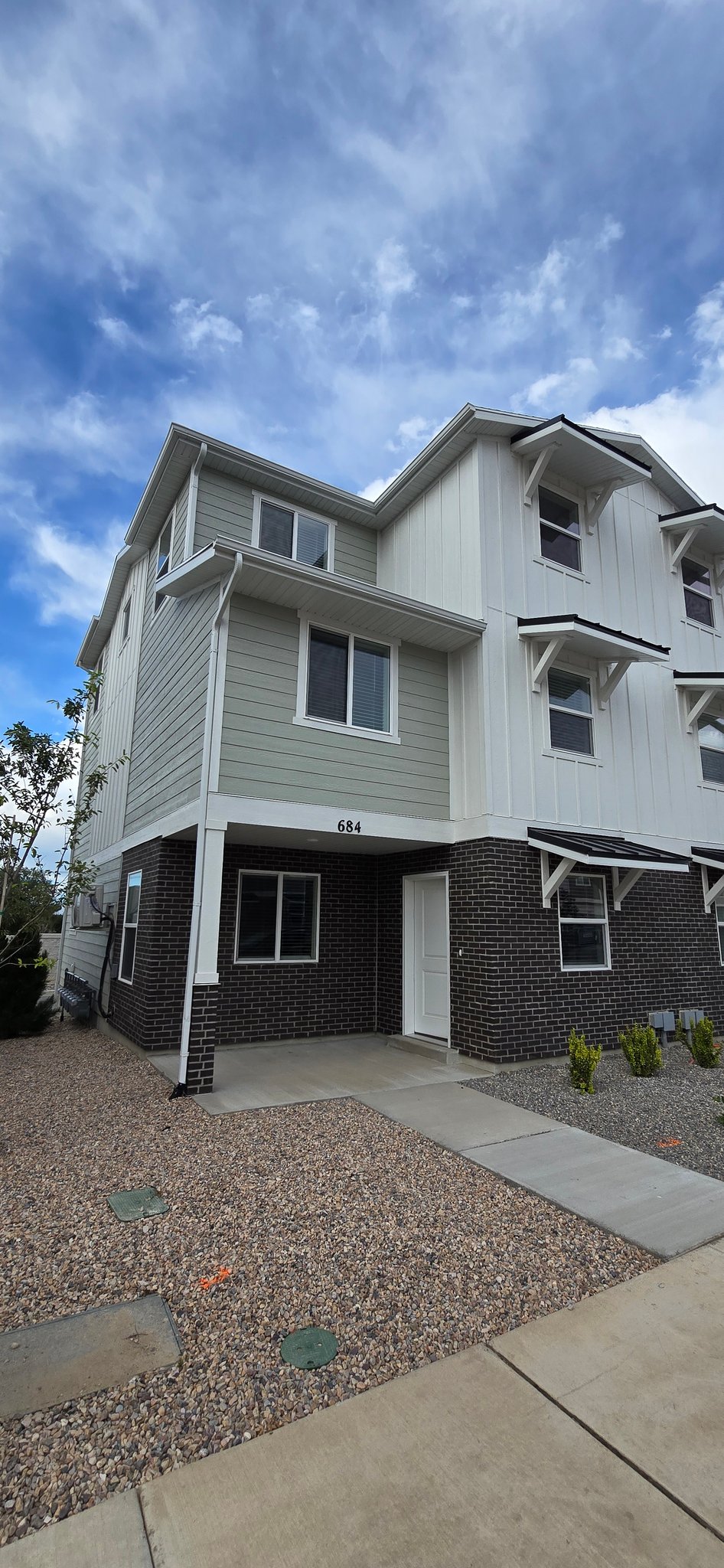 Santaquin Townhome: 684 W Empress St