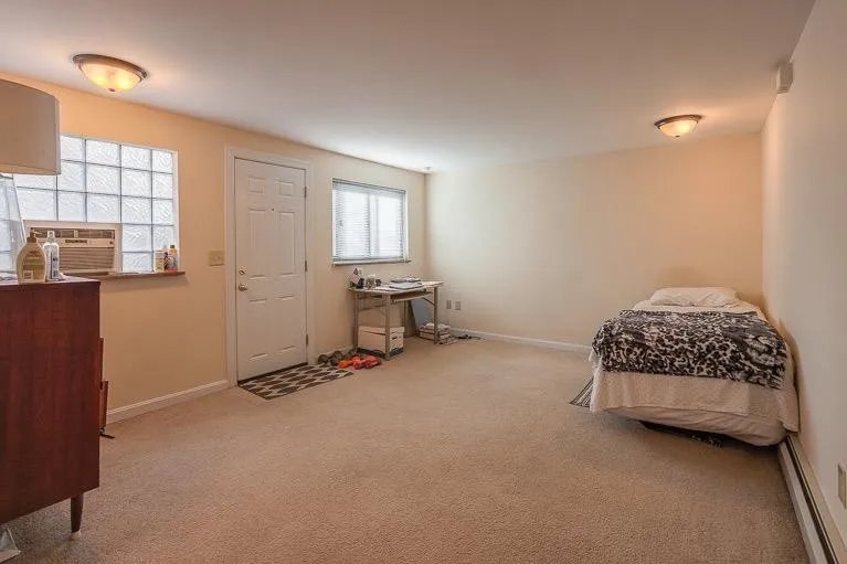 Cincinnati Multiplex: 524 Riddle Crest Ln