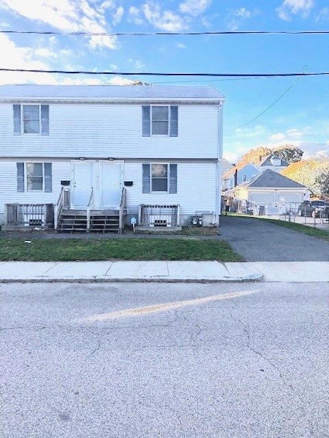 EAST PROVIDENCE Townhome: 60 IVY ST