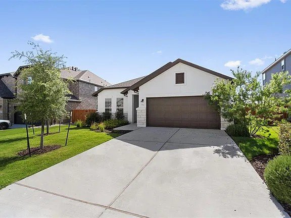Austin House: 5713 Alamosa Clearing Dr