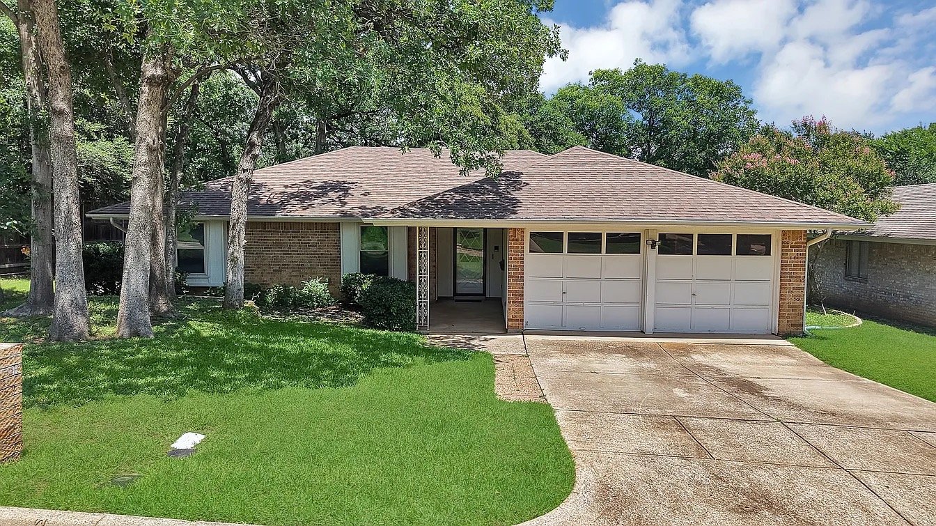 Arlington House: 2505 Ironwood Ct, Arlington, TX 76016