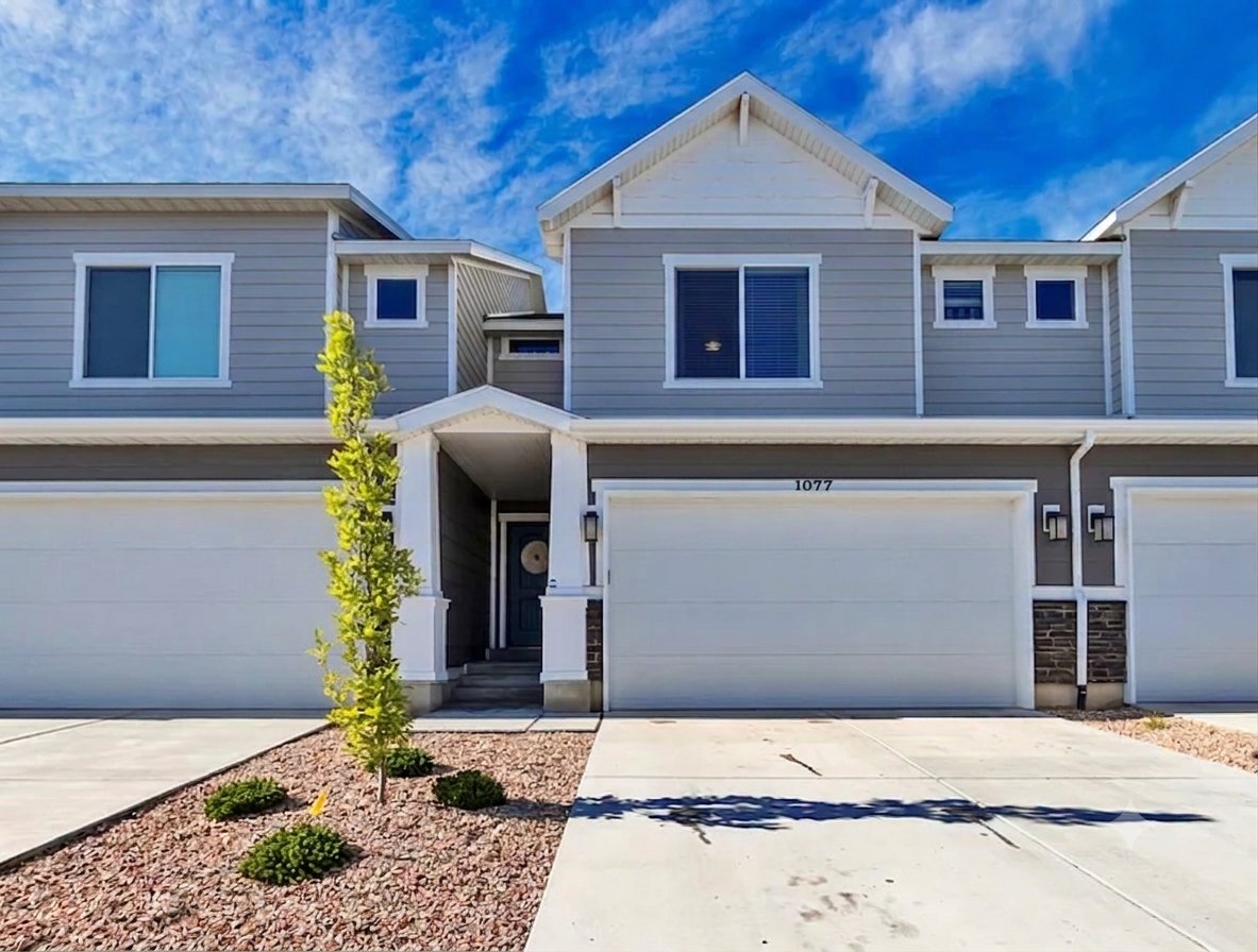 Saratoga Springs Townhome: 1077 E Jack Drive
