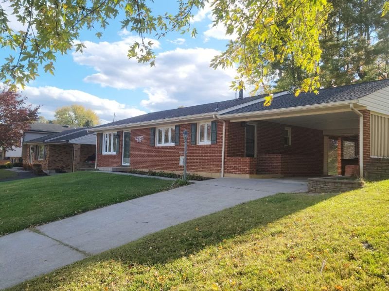 Roanoke House: 3049 Parham Dr