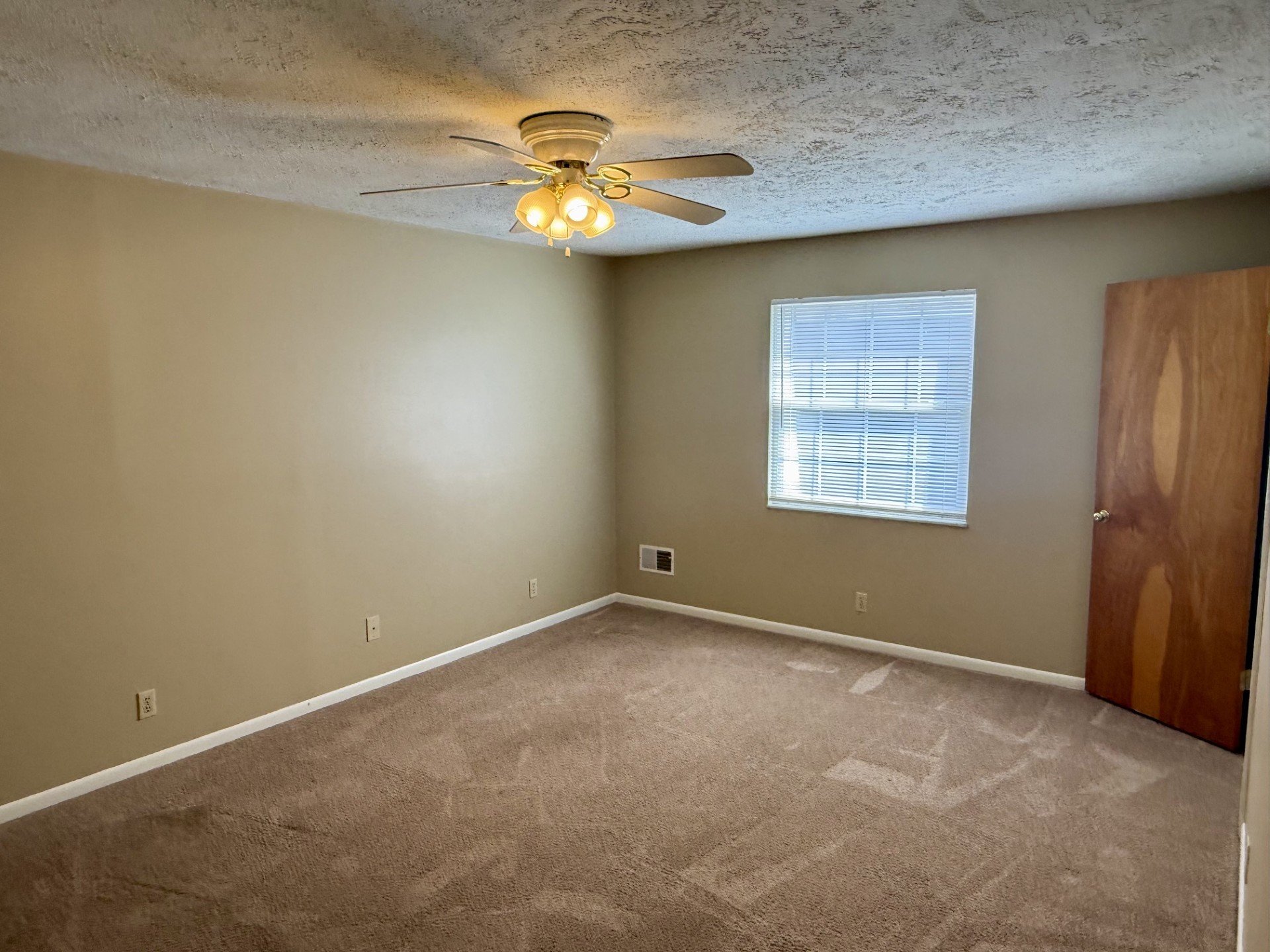 Huntington Apartment: 2305 Adams Avenue