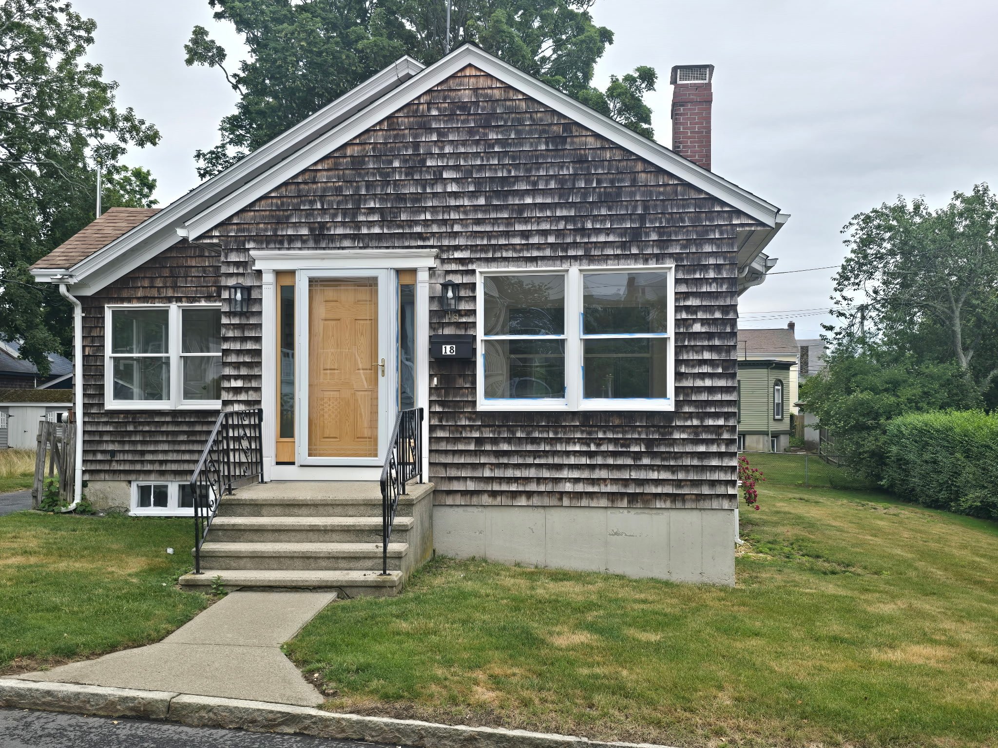 Newport House: 18 Ledyard St