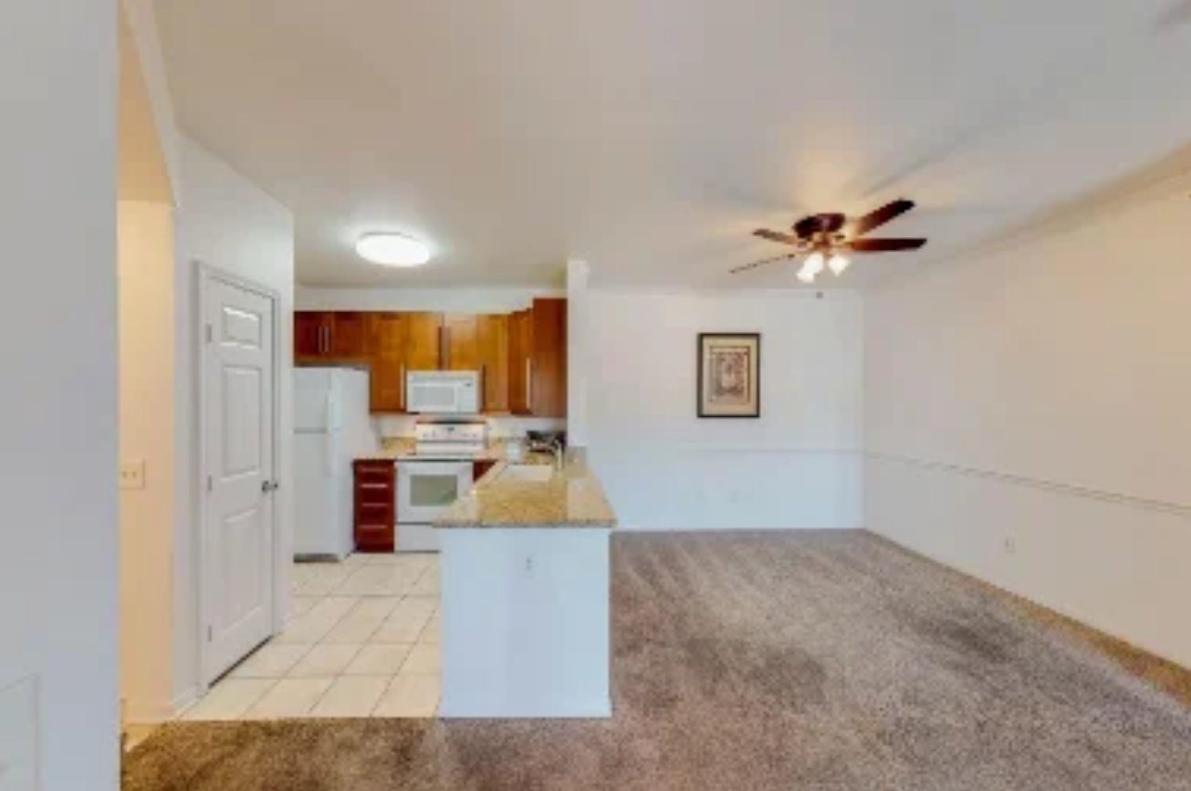 Roseville Condo: 701 Gibson