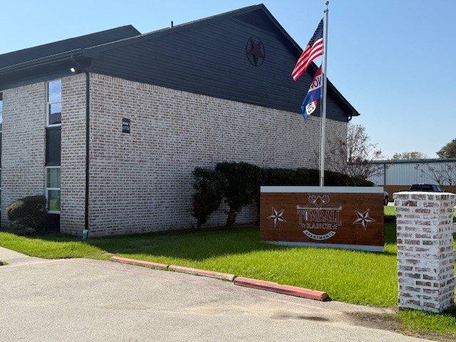 TOMBALL Apartment: 327 W Hufsmith Rd