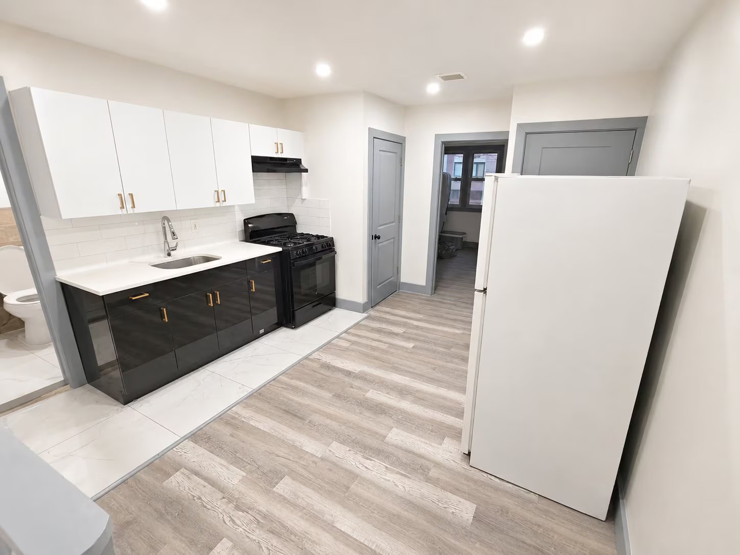Newark Apartment: 655 S 11th St