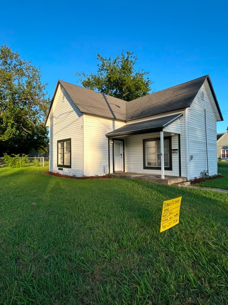 Gainesville House: 426 North Clements St