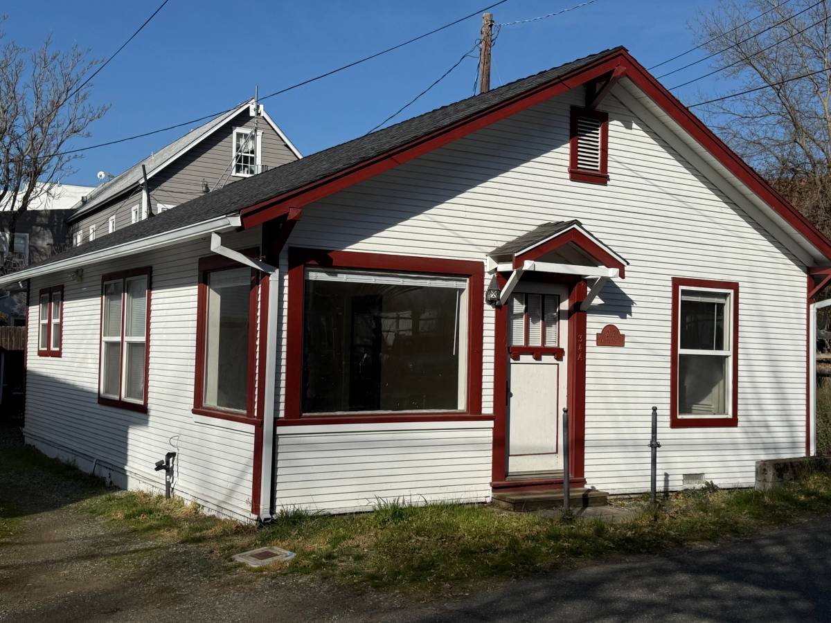 Weaverville Multiplex: 34 center street