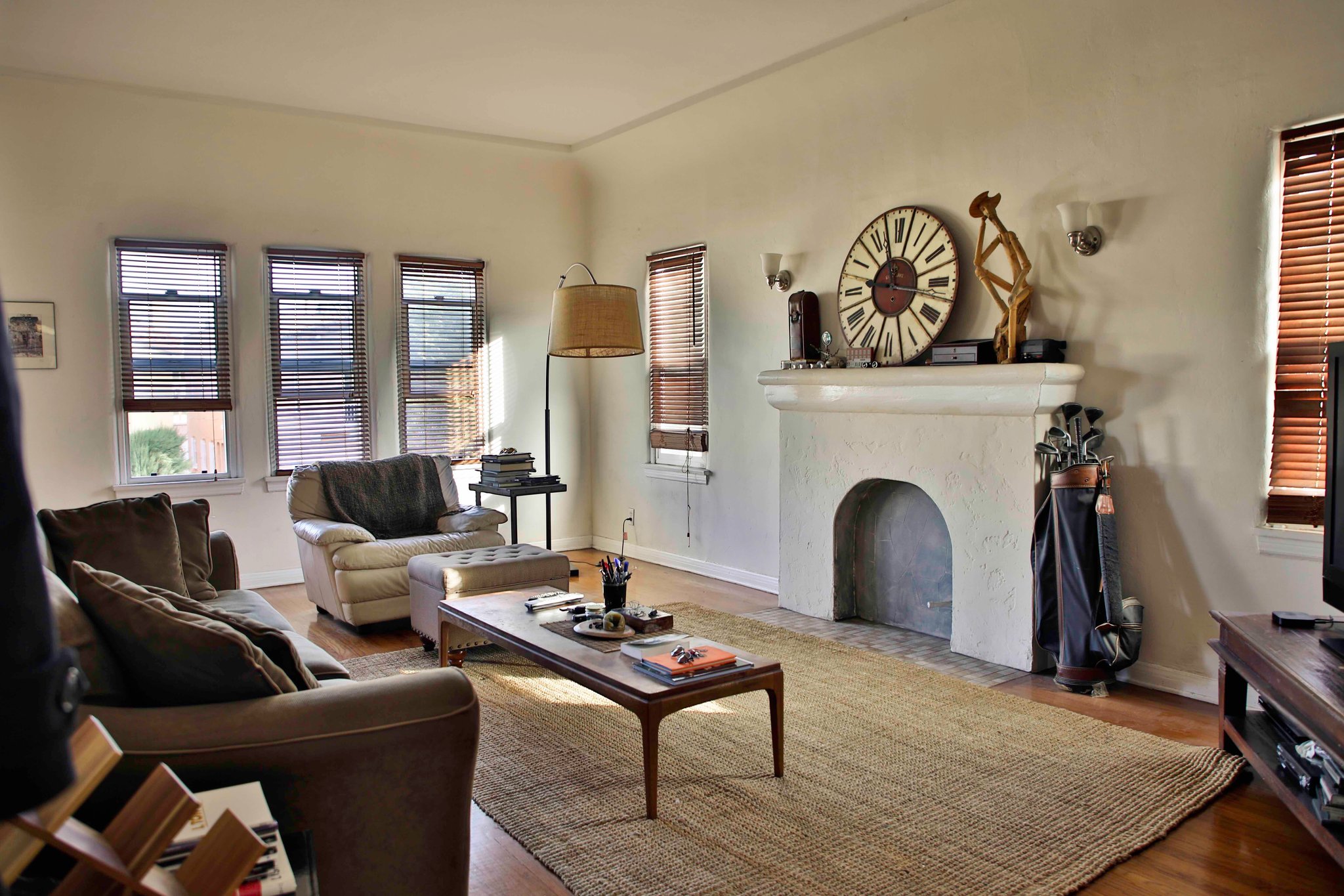 Los Angeles Apartment: 365 N Spaulding Ave