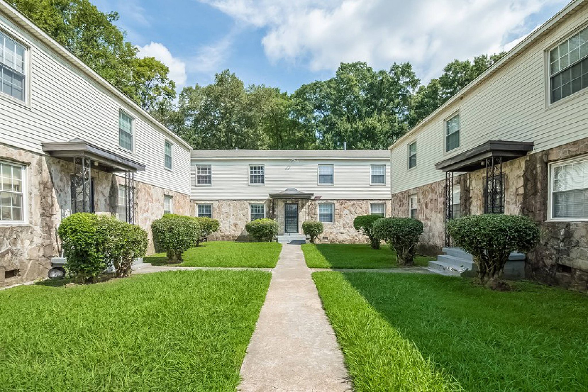 Memphis Apartment: 2024 Jefferson ave