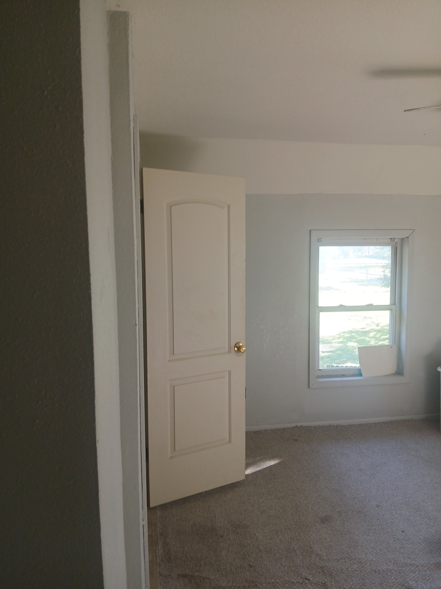Topeka House: 835 NE Monroe St