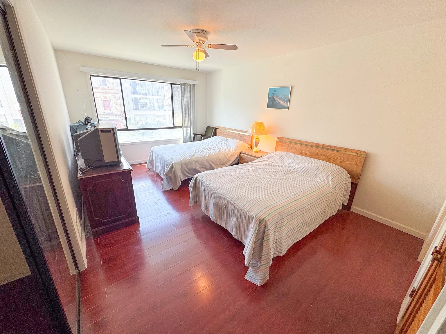 San Francisco Apartment: 639 Broadway St
