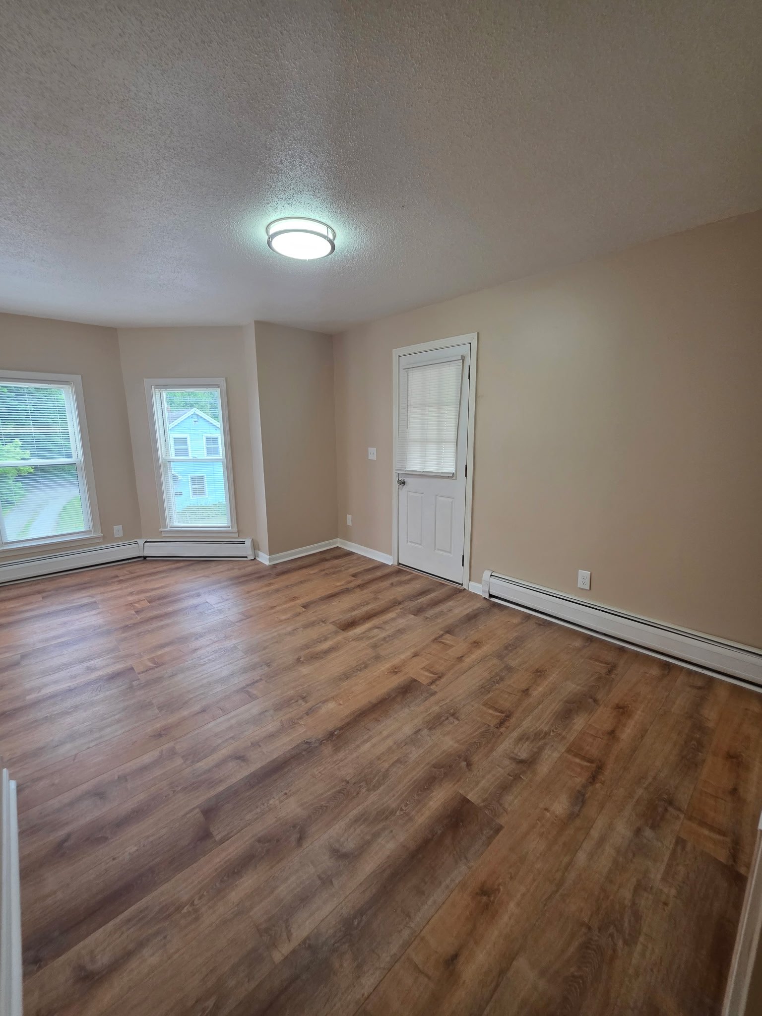 Rutland Apartment: 121 State St
