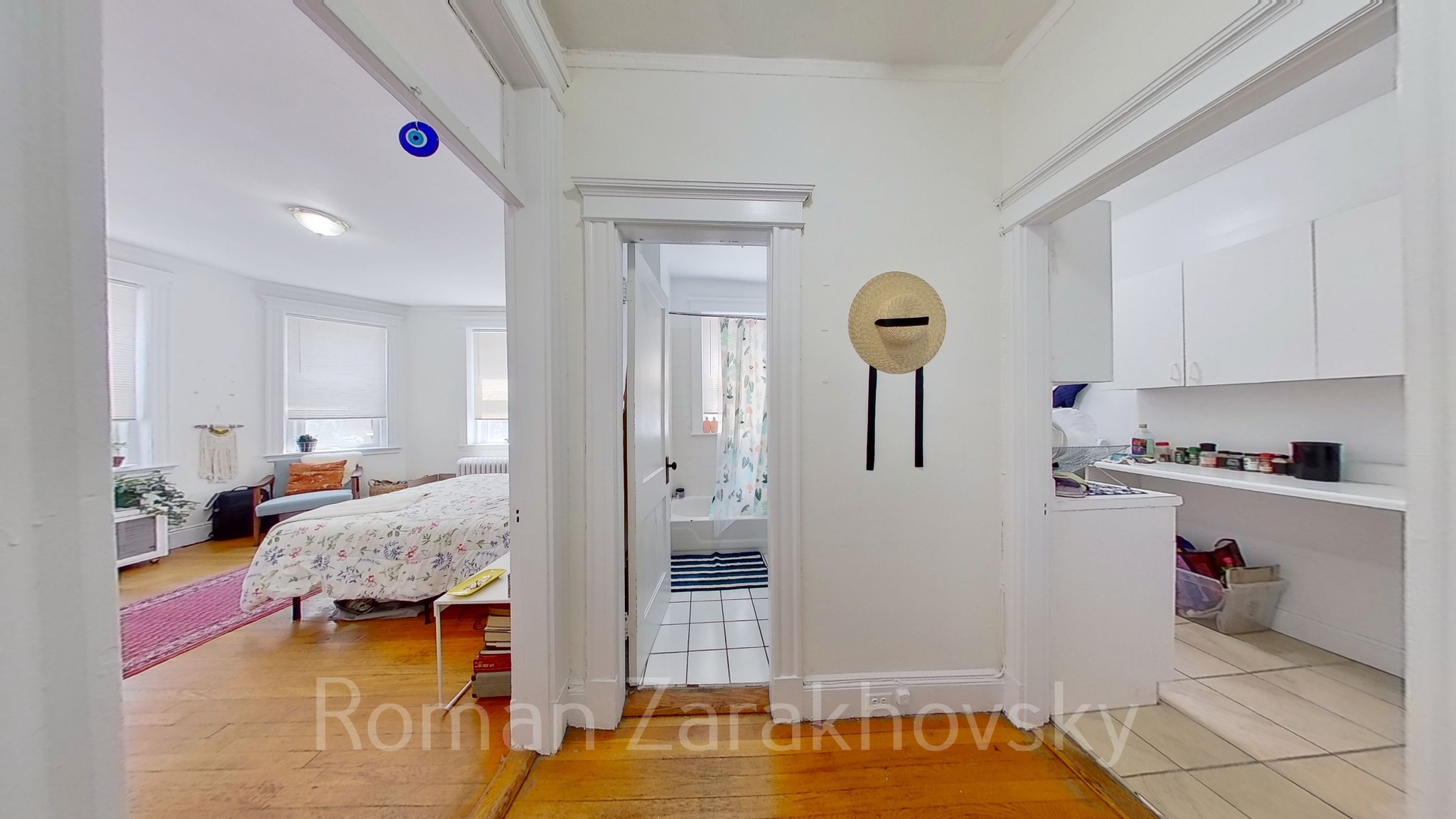 Brighton Apartment: 42 Strathmore Road