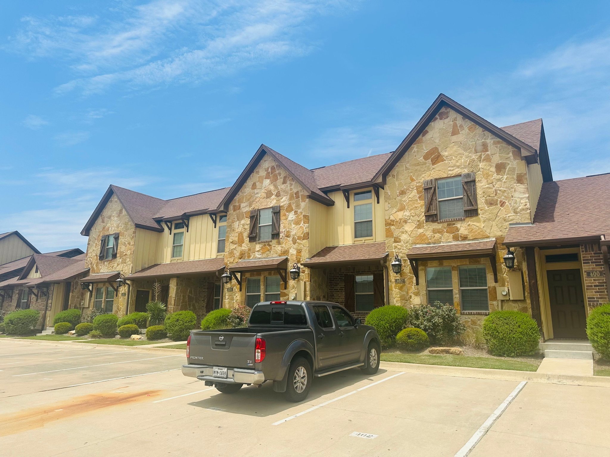 College Station Single Room: 406 Baby Bear Dr.