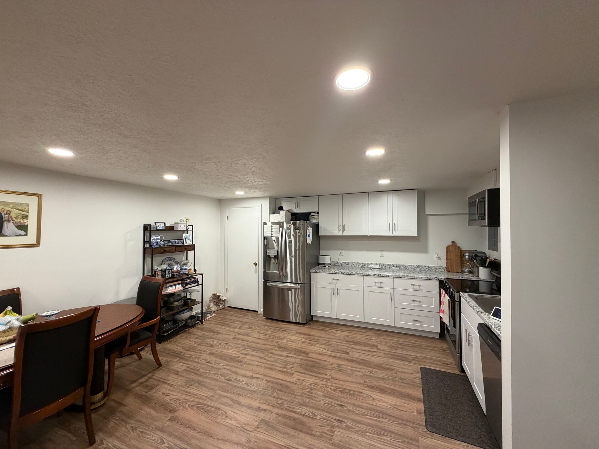 Midvale House: 380 E Rena Ave