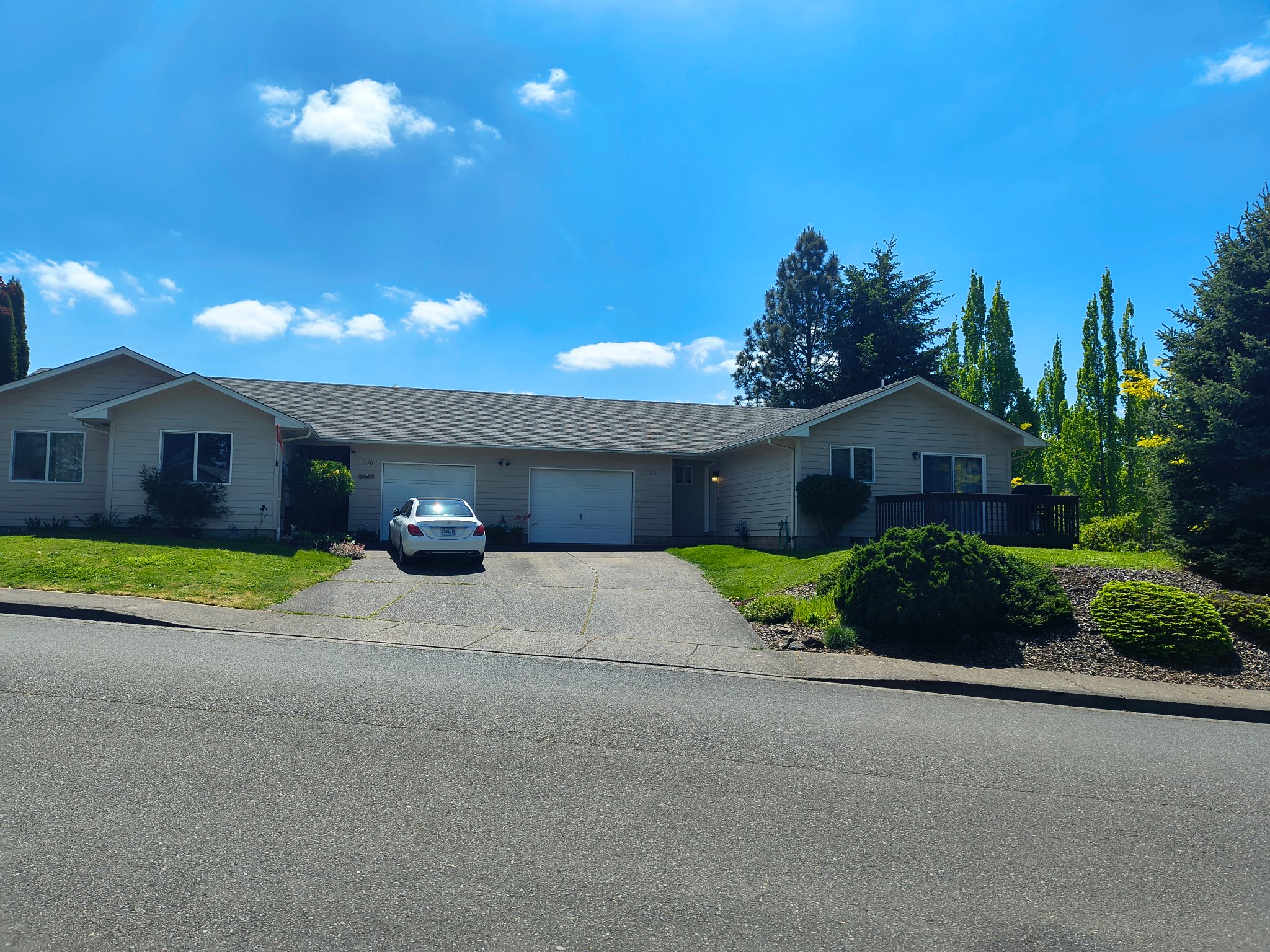 Salem House: 2620 Vintage Ave SE