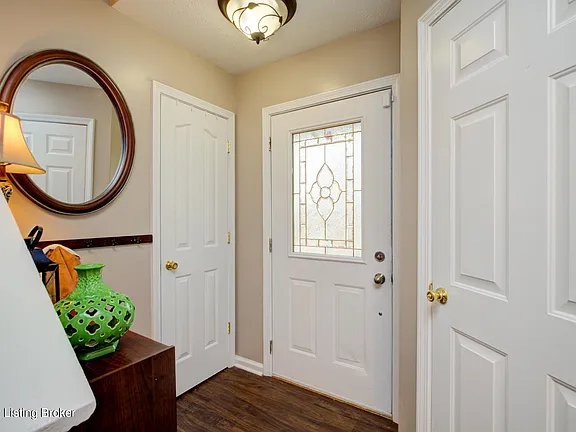 Frankfort House: 237 Briar Patch Ln