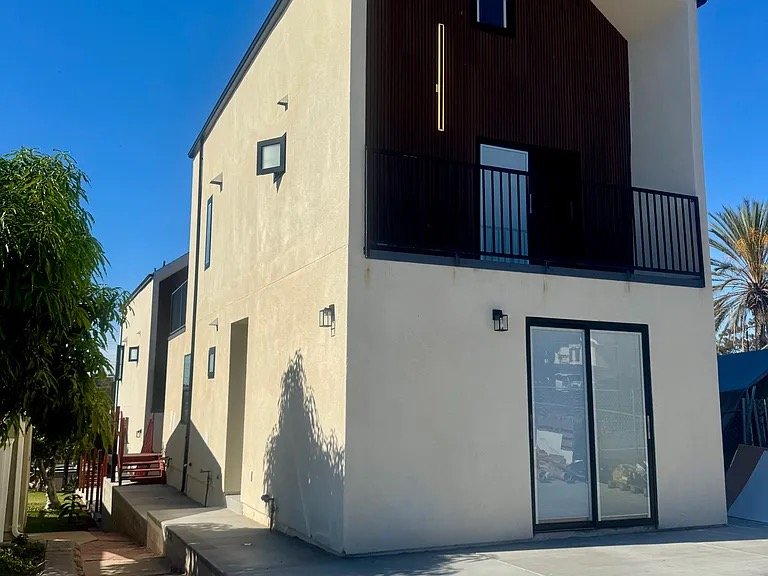 San Diego House: 2922 39th St, San Diego, CA 92105