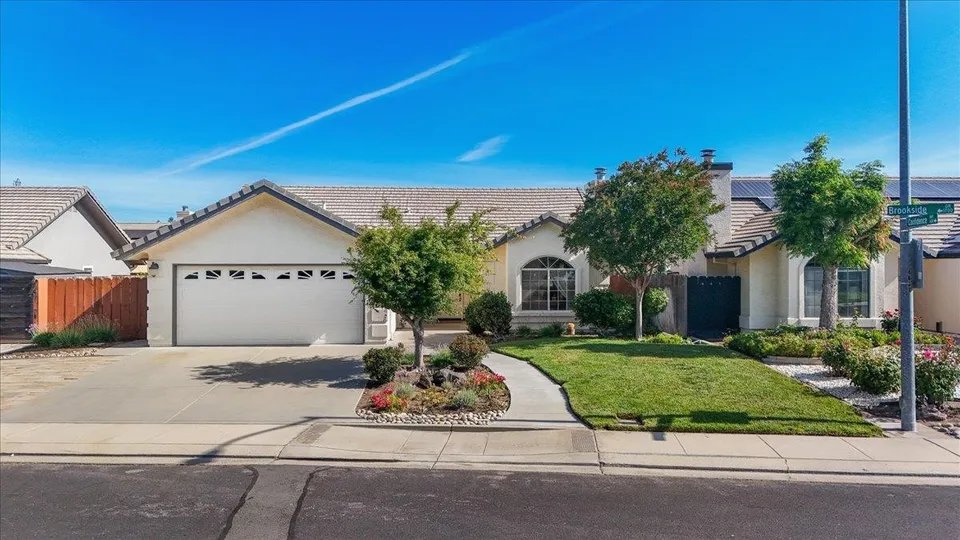 Manteca House: 1795 Brookside Dr