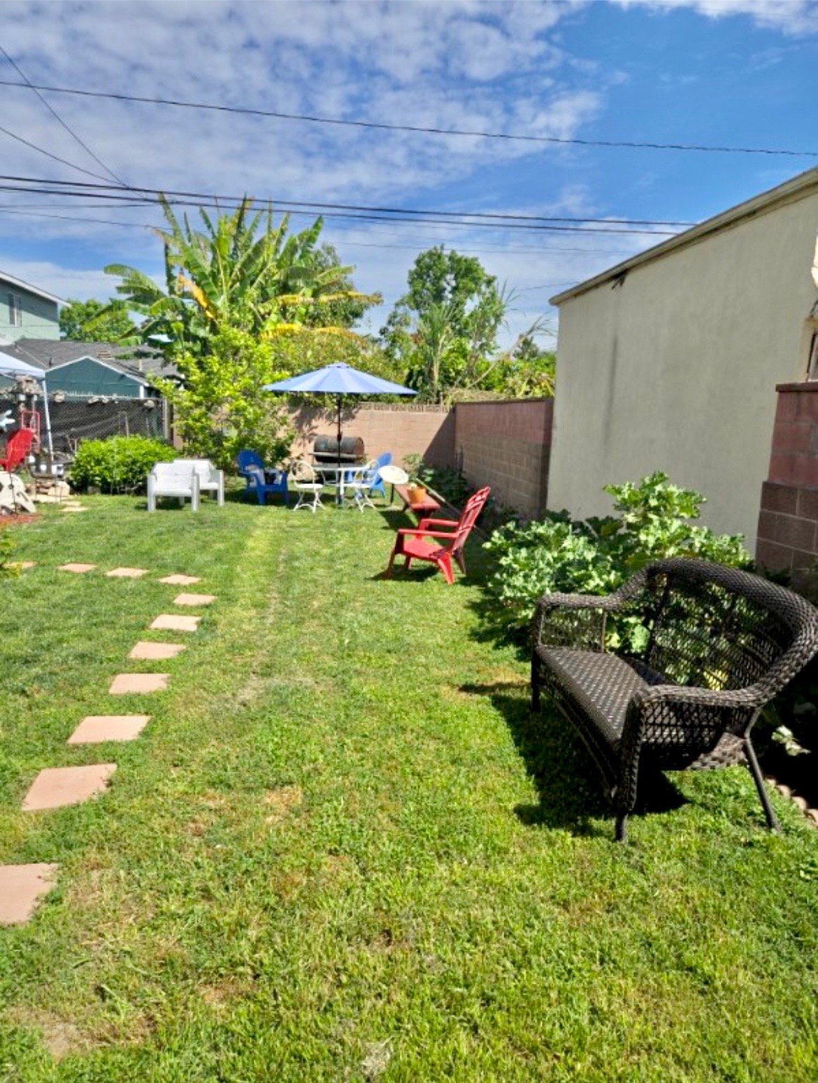 Long Beach Apartment: 1345 E 56th St