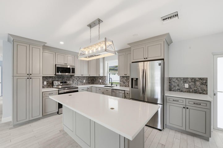 Fort Lauderdale House: 2120 NE 62nd Court