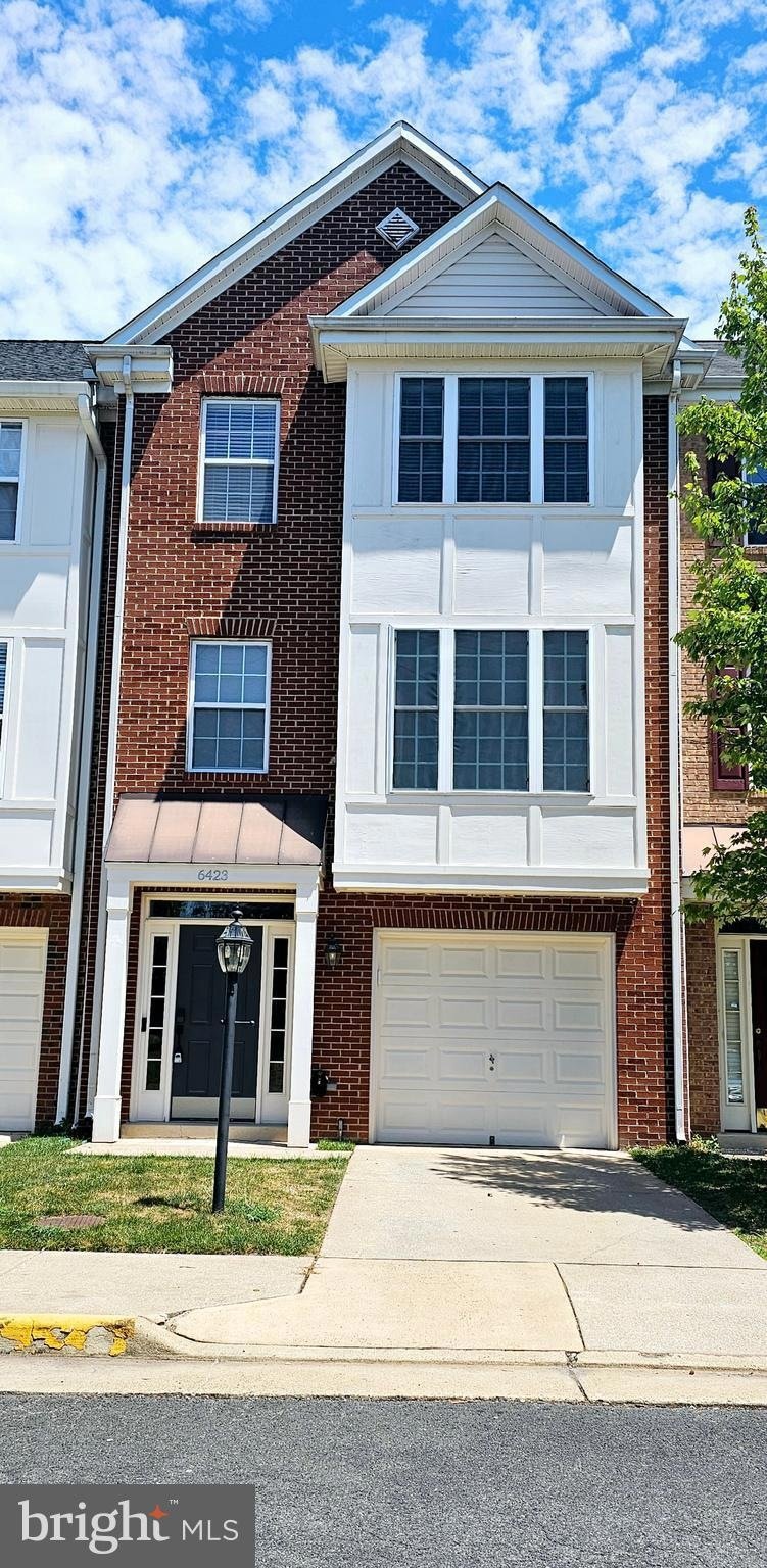 Alexanderia Townhome: 6423 nice place