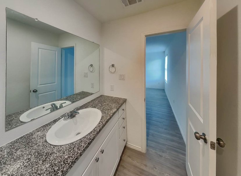 New Braunfels House: 113 Parish Ln