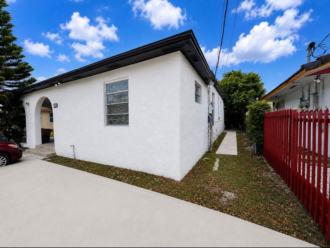 Miami House: 1041 NW 32 Pl