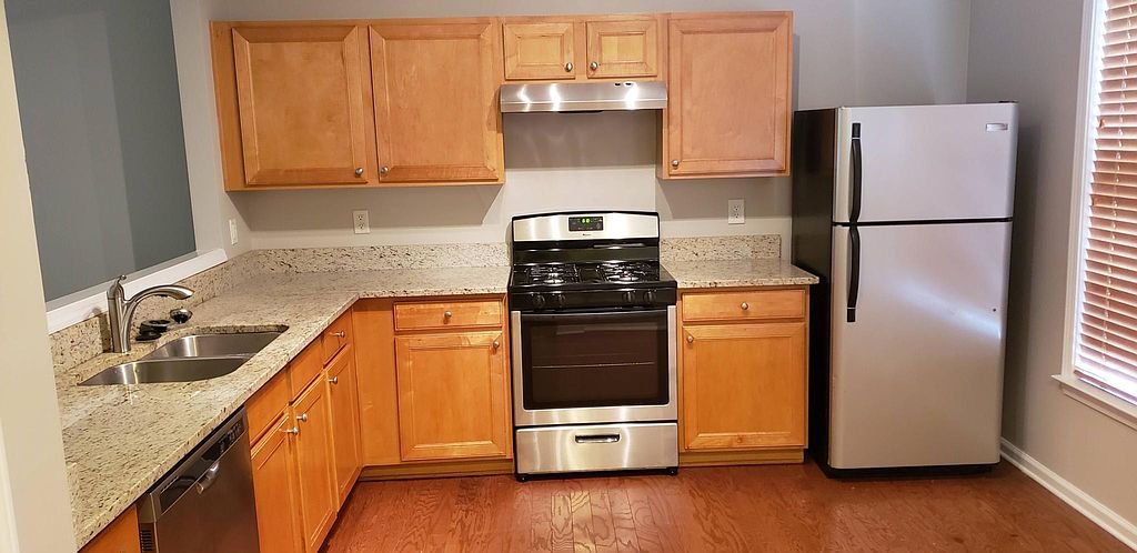 Alpharetta Townhome: 905 Bendleton Trce