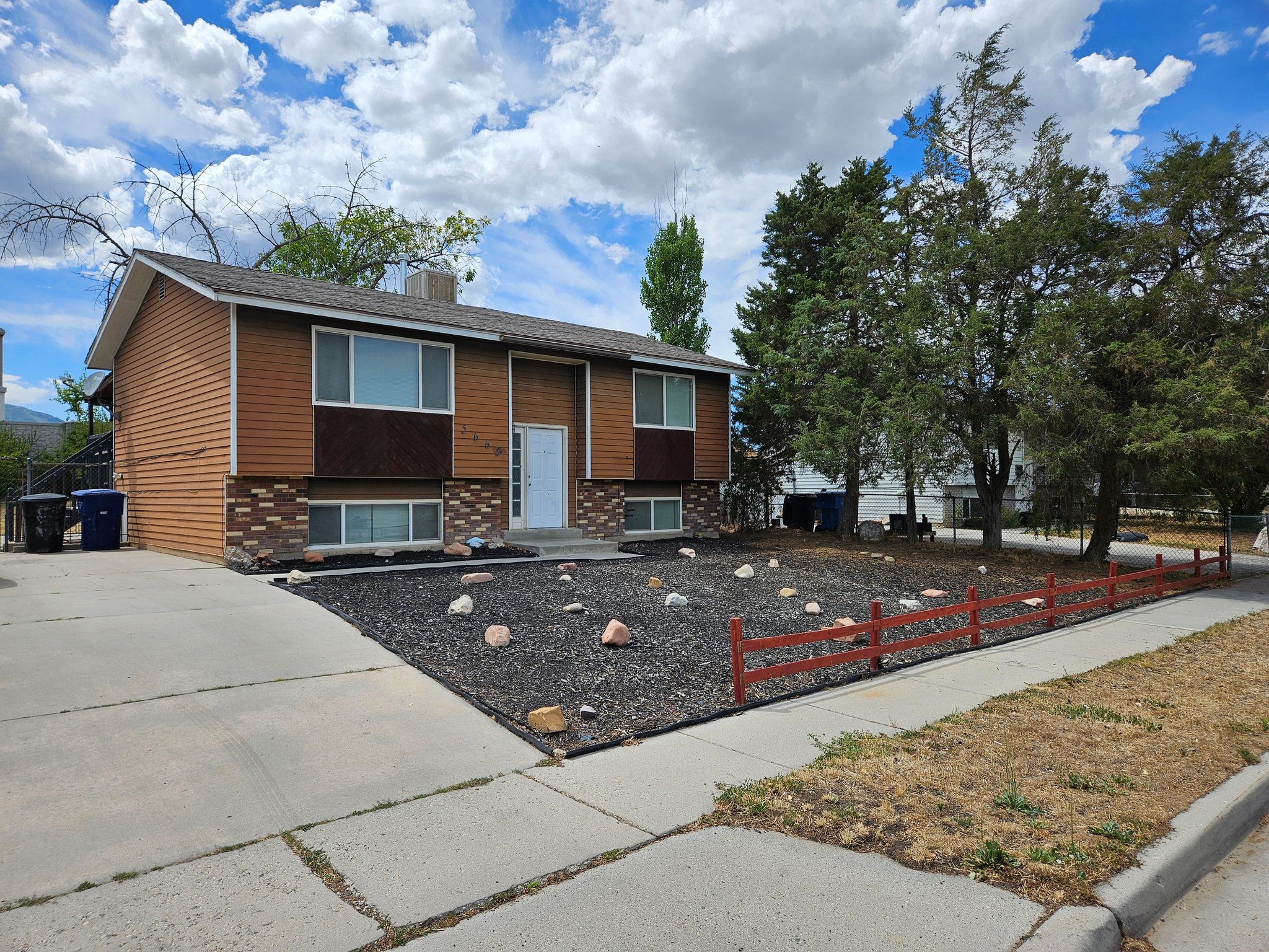 Kearns House: 5662 China Clay Dr