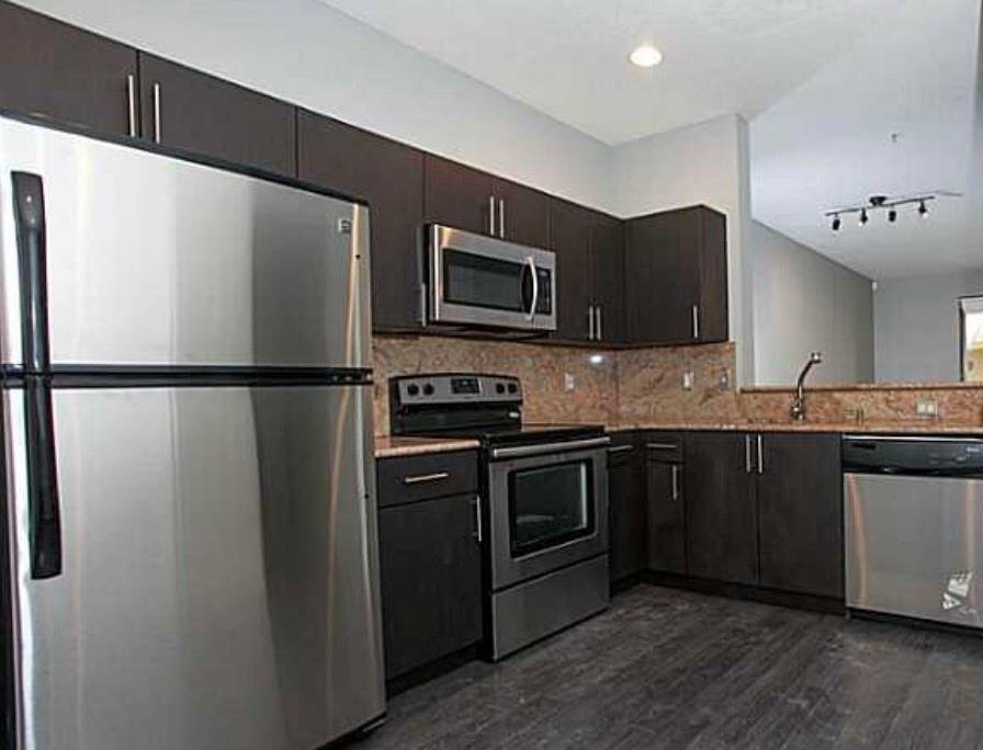 Weston Townhome: 3890 Tree Top Drive