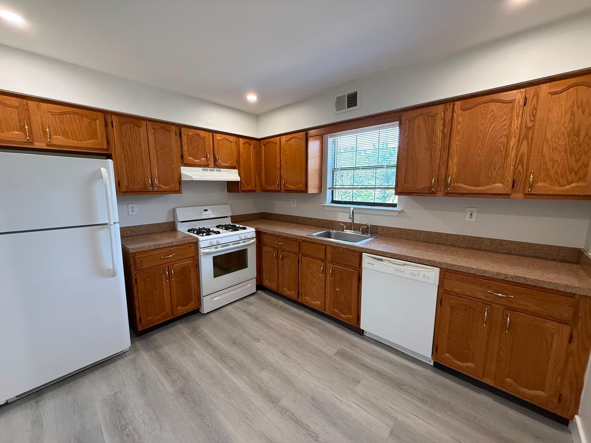 Toms River Apartment: 1255 Route 166