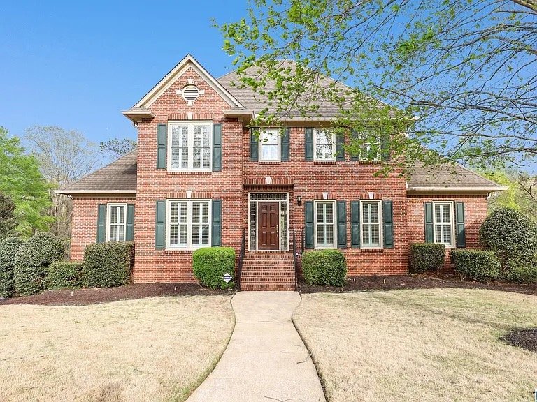 Vestavia House: 3536 Tanglecreek Cir Vestavia, AL 35243