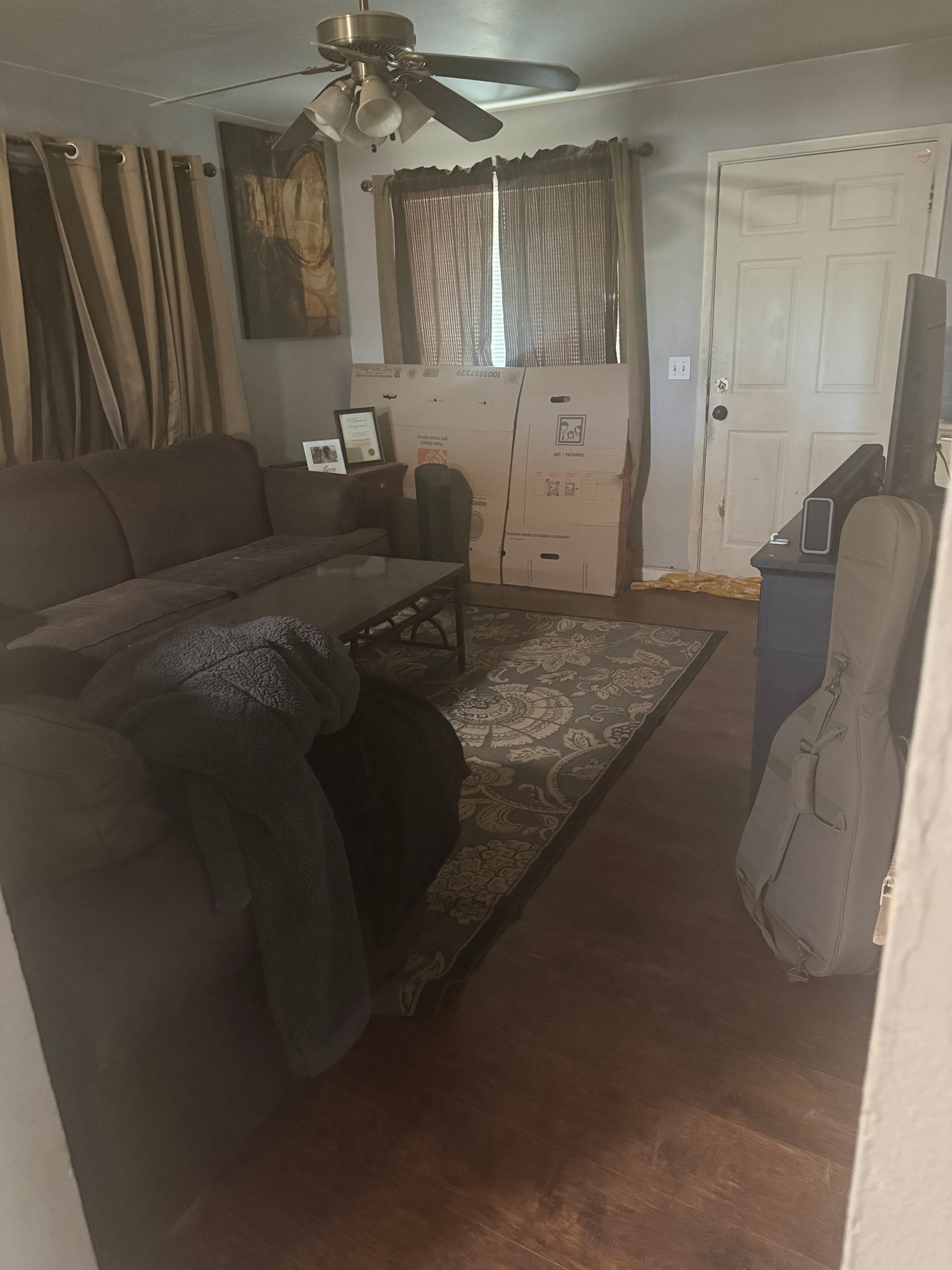 Mesa House: 328 E Holmes Ave