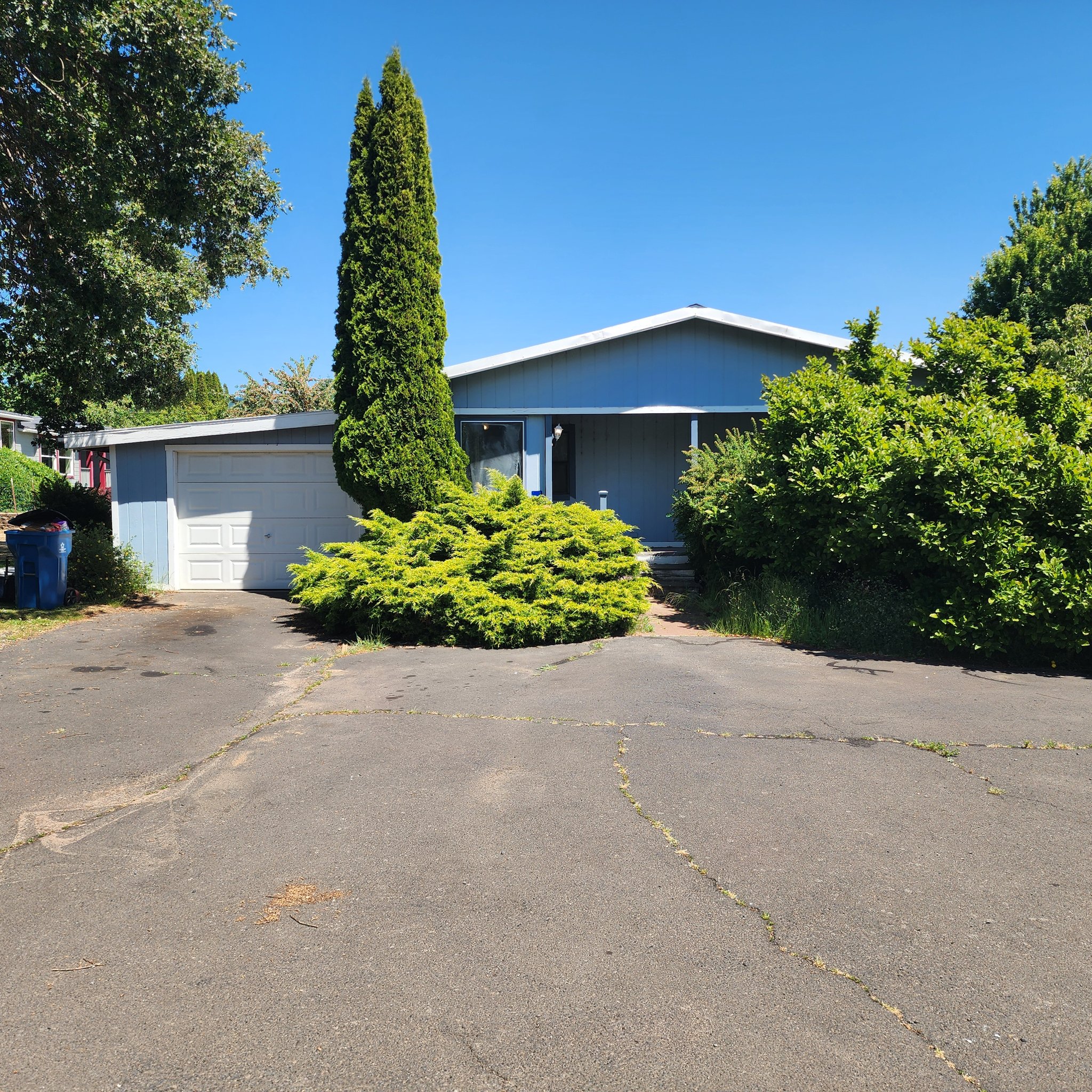 White Salmon House: 881 SW Pucker Huddle Rd