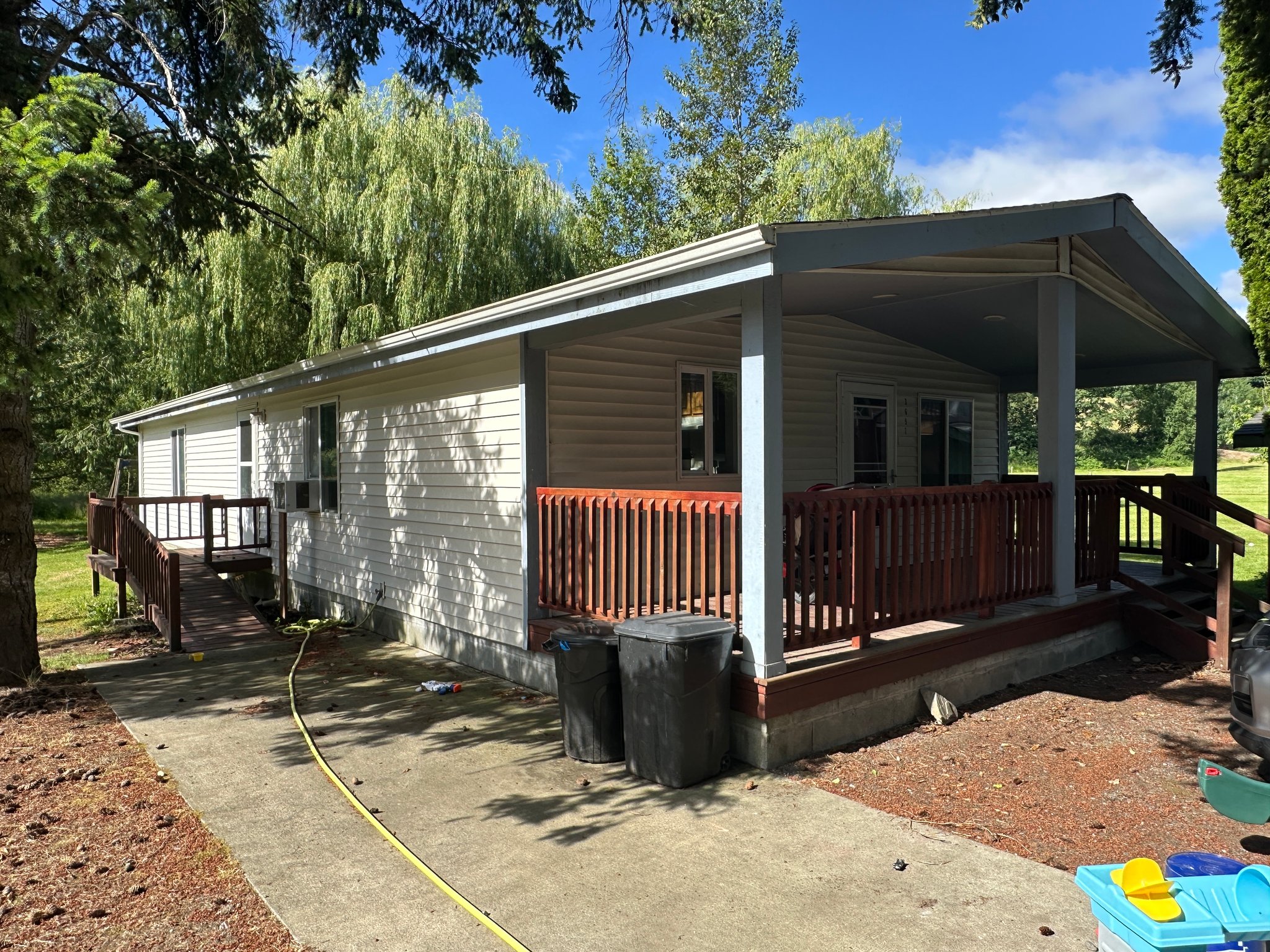 Everson House: 3697 Lindsay Rd