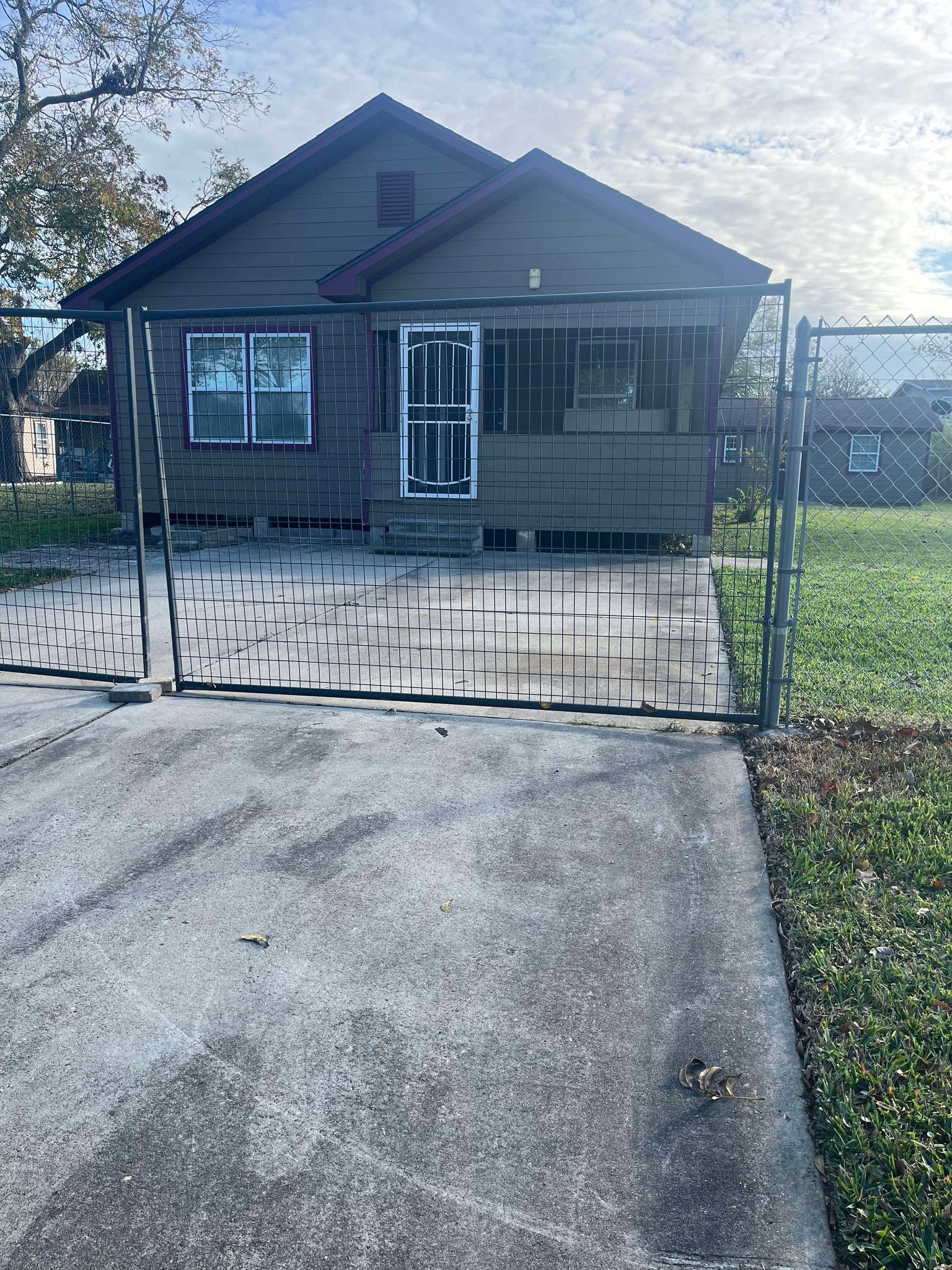 Texas City House: 809 4th Ave N