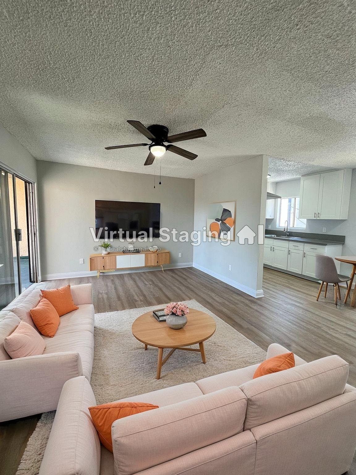 Los Angeles Apartment: 641 w 92nd st
